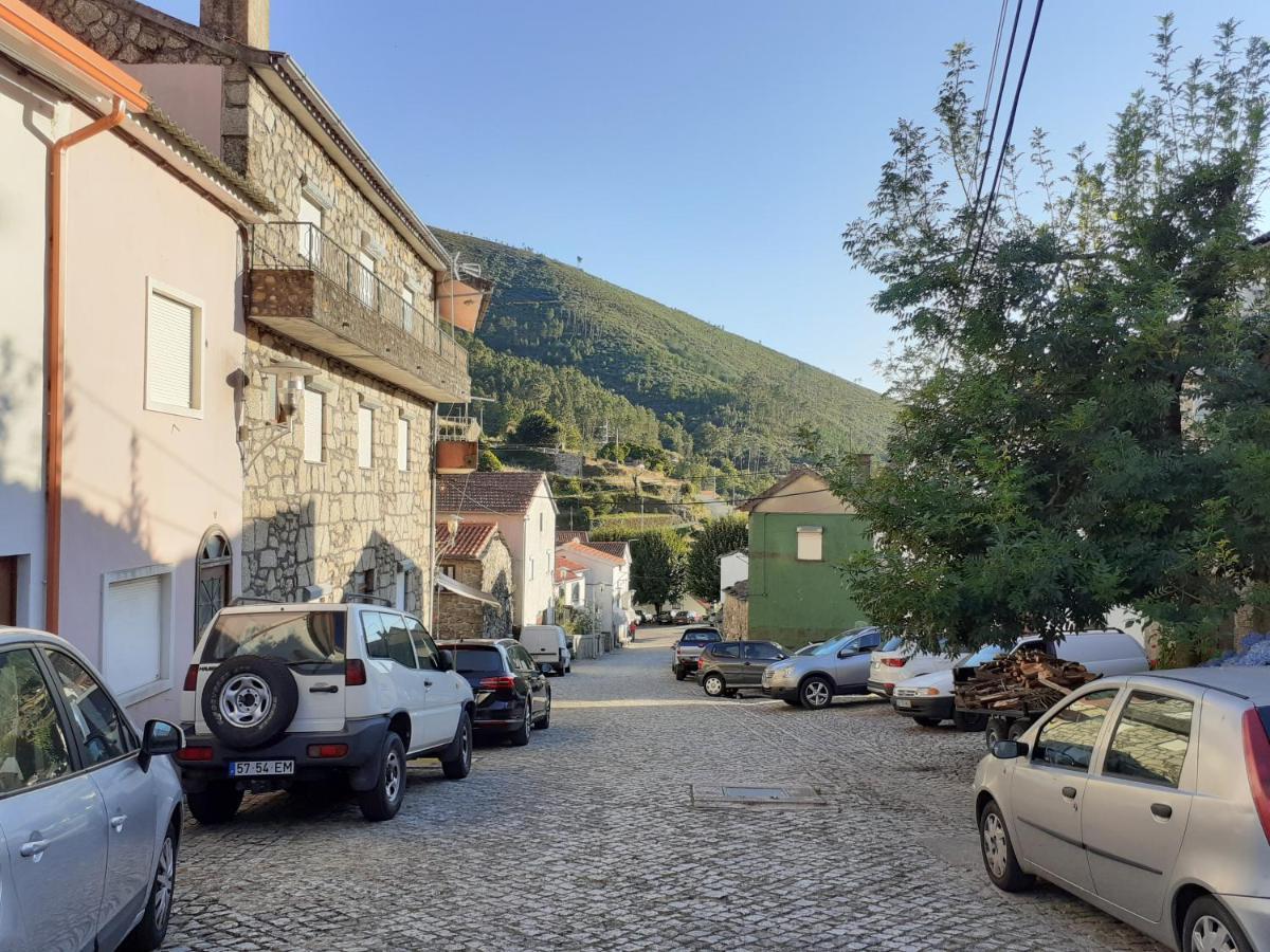 فيلا Casa Encantada - Alvoco Da Serra المظهر الخارجي الصورة