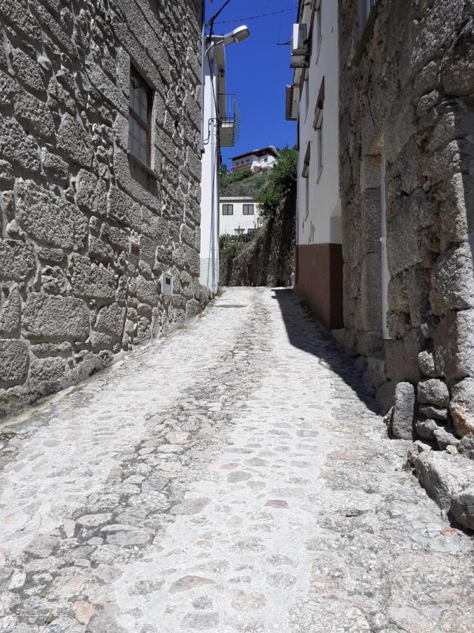 فيلا Casa Encantada - Alvoco Da Serra المظهر الخارجي الصورة